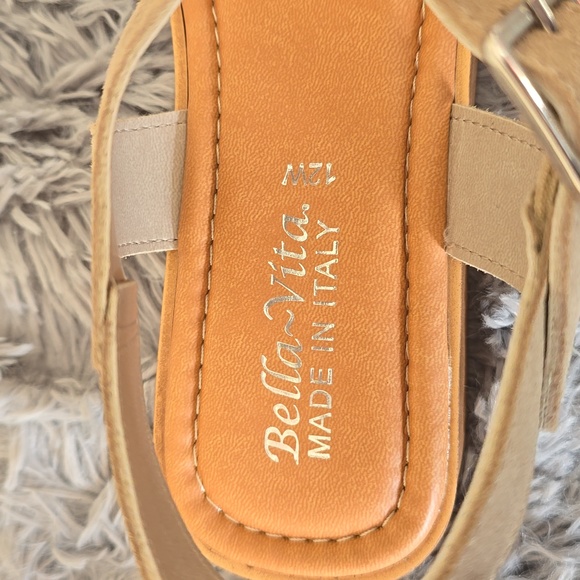 ๐๏ธ Bella Vita Sandals ๐ฎ๐น - Picture 2 of 5